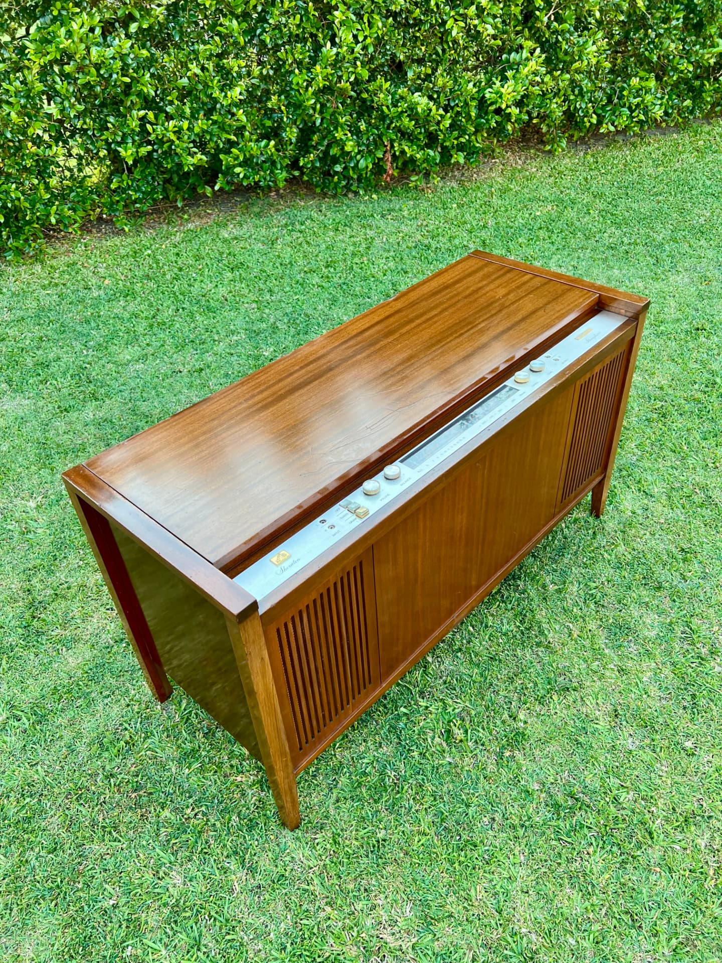 1969 HMV Sheraton Radiogram restored by Retraphonics — photograph 1 of 8